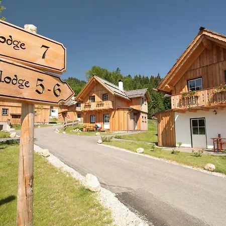 別荘 Attraktives Ferienh Altausee *